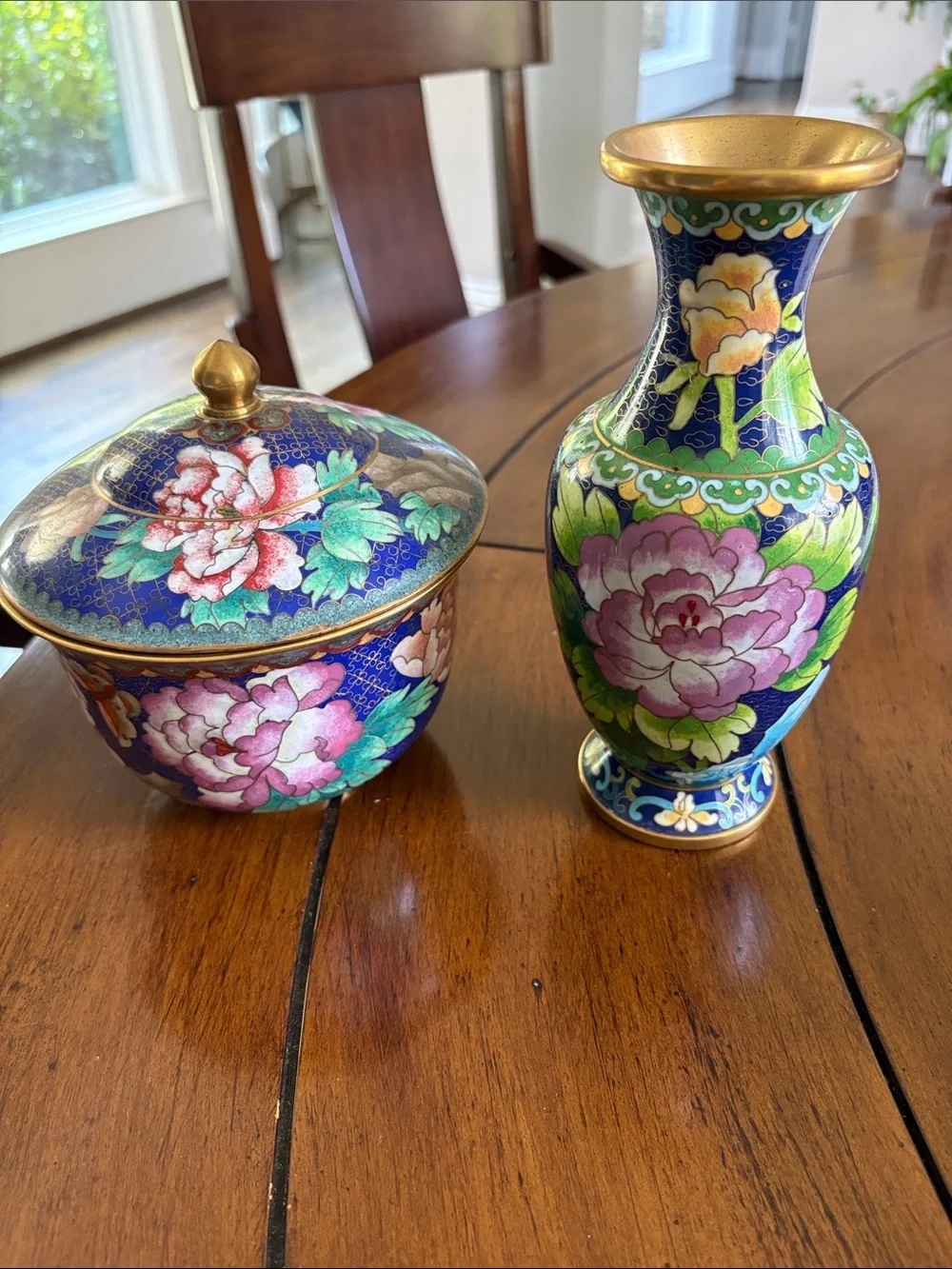 Vintage Chinese cloisonné 2-piece set. Matching floral lidded jar & Vase